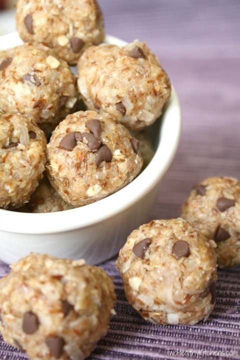 No-Bake Almond Joy Snack Bites Recipe {www.TwoHealthyKitchens.com}