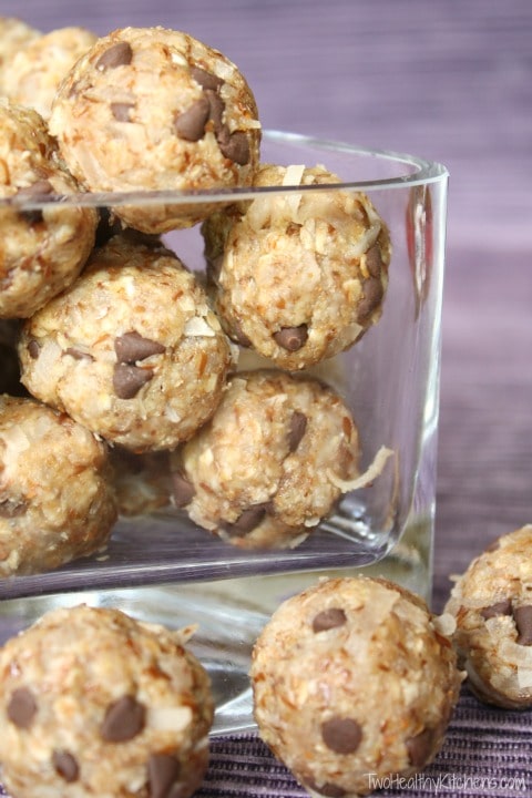No-Bake Almond Joy Snack Bites Recipes {www.TwoHealthyKitchens.com}