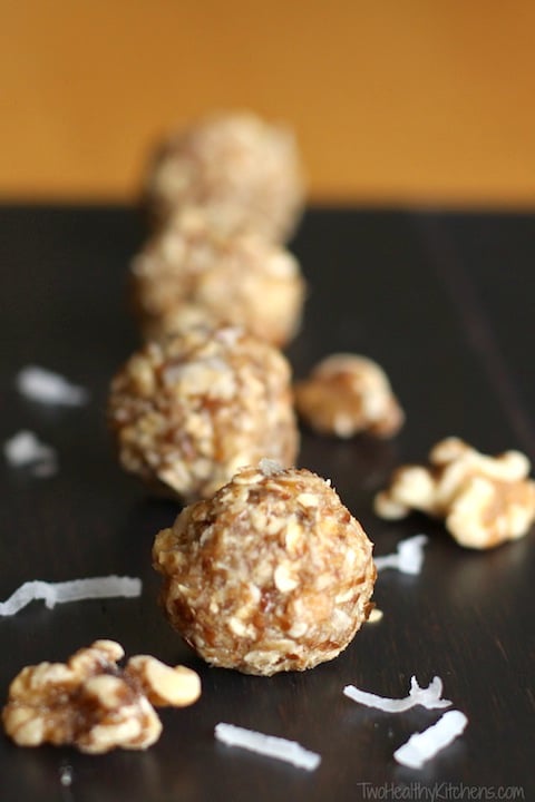 No-Bake Maple-Walnut Oatmeal Snack Bites Recipe {www.TwoHealthyKitchens.com}