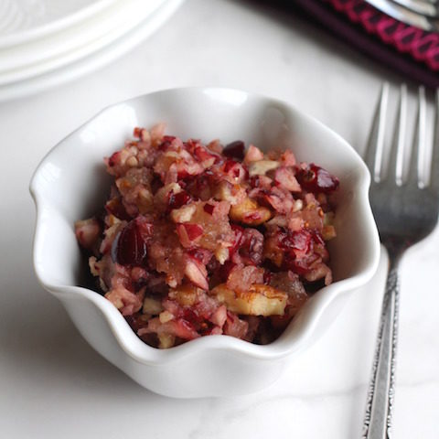 Easy Cranberry Sauce with Apples, Pecans and Pineapple (5 Minutes and No Cooking!)