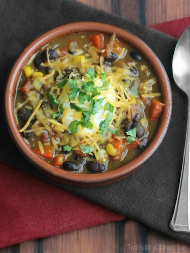 Quick Stovetop Vegetarian Chili with Red Peppers, Corn and Black Beans Story