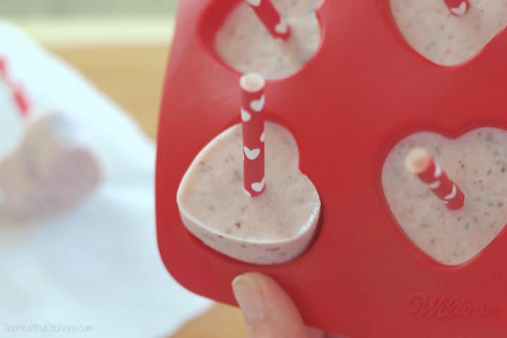 3-Ingredient "Chocolate Covered Strawberry" Frozen Greek Yogurt Bites Recipe {www.TwoHealthyKitchens.com}