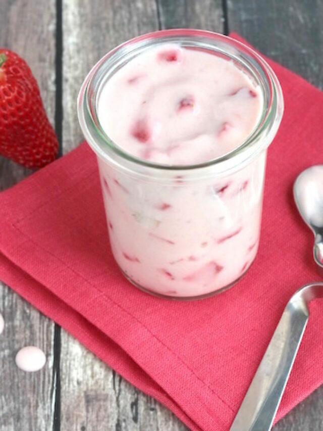 4-Ingredient Strawberries and Cream Pancake Topping Story