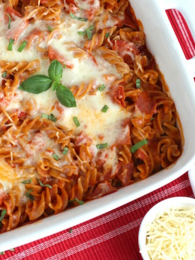 Easy, Cheesy 5-Ingredient Pizza Pasta Bake Recipe Story