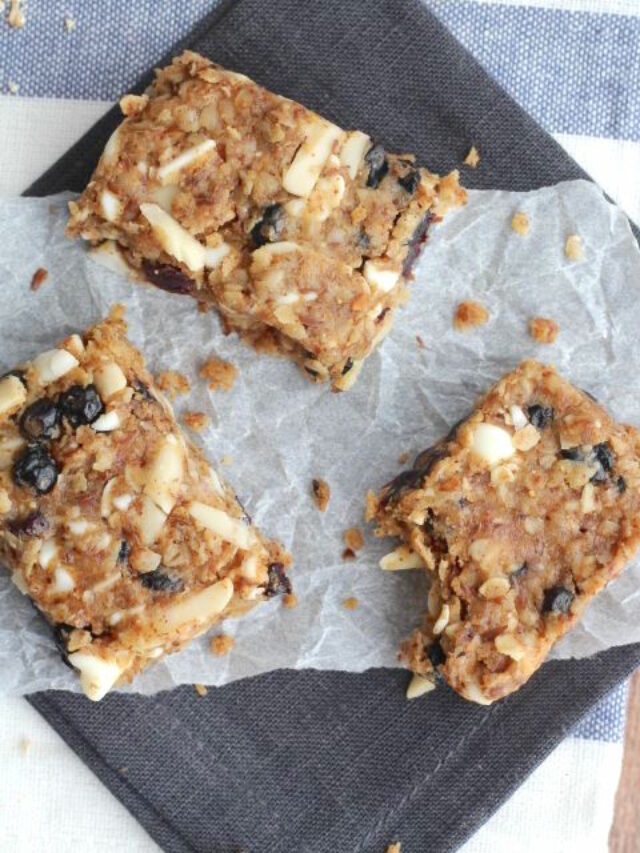 Delicious Blueberry-Almond Oatmeal Bars Story