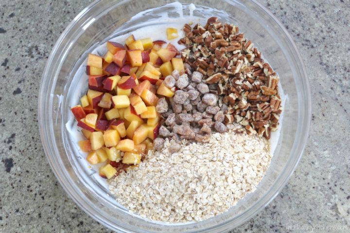 No-Cook Praline Peach Instant Oatmeal Recipe (Overnight Oats Option, Too!) {www.TwoHealthyKitchens.com}