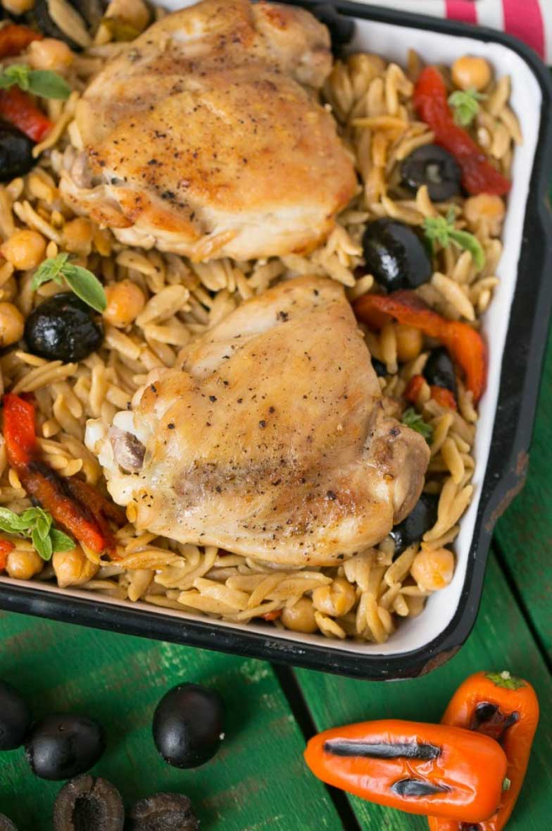 Easy chicken recipes your family will love! We've gathered some of the all-time most popular quick and healthy chicken recipes other bloggers have ever posted. From baked chicken to chicken casseroles, skillet chicken to slow cooker chicken, chicken fajitas to a unique and veggie-loaded chicken stir-fry … and more! These are some of the best chicken recipes ever - reader favorite recipes you’ll want to make again and again. Perfect dinners for busy weeknights! | www.TwoHealthyKitchens.com