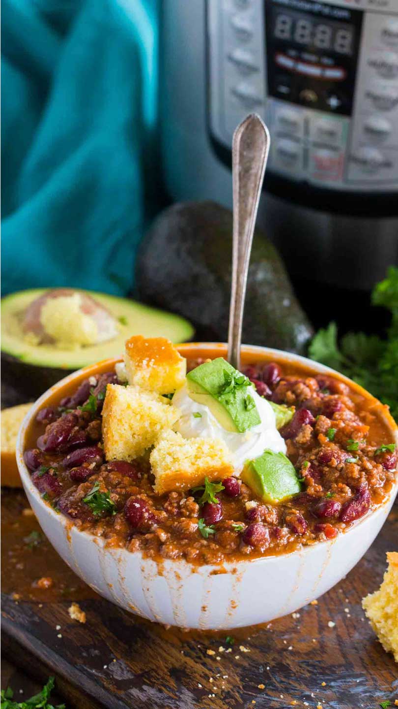 A must-try: Best Instant Pot Chili from Catalina at Sweet & Savory Meals! Just on of the chili recipes we’ve got for ya – and all 17 are quick and easy in your Instant Pot!