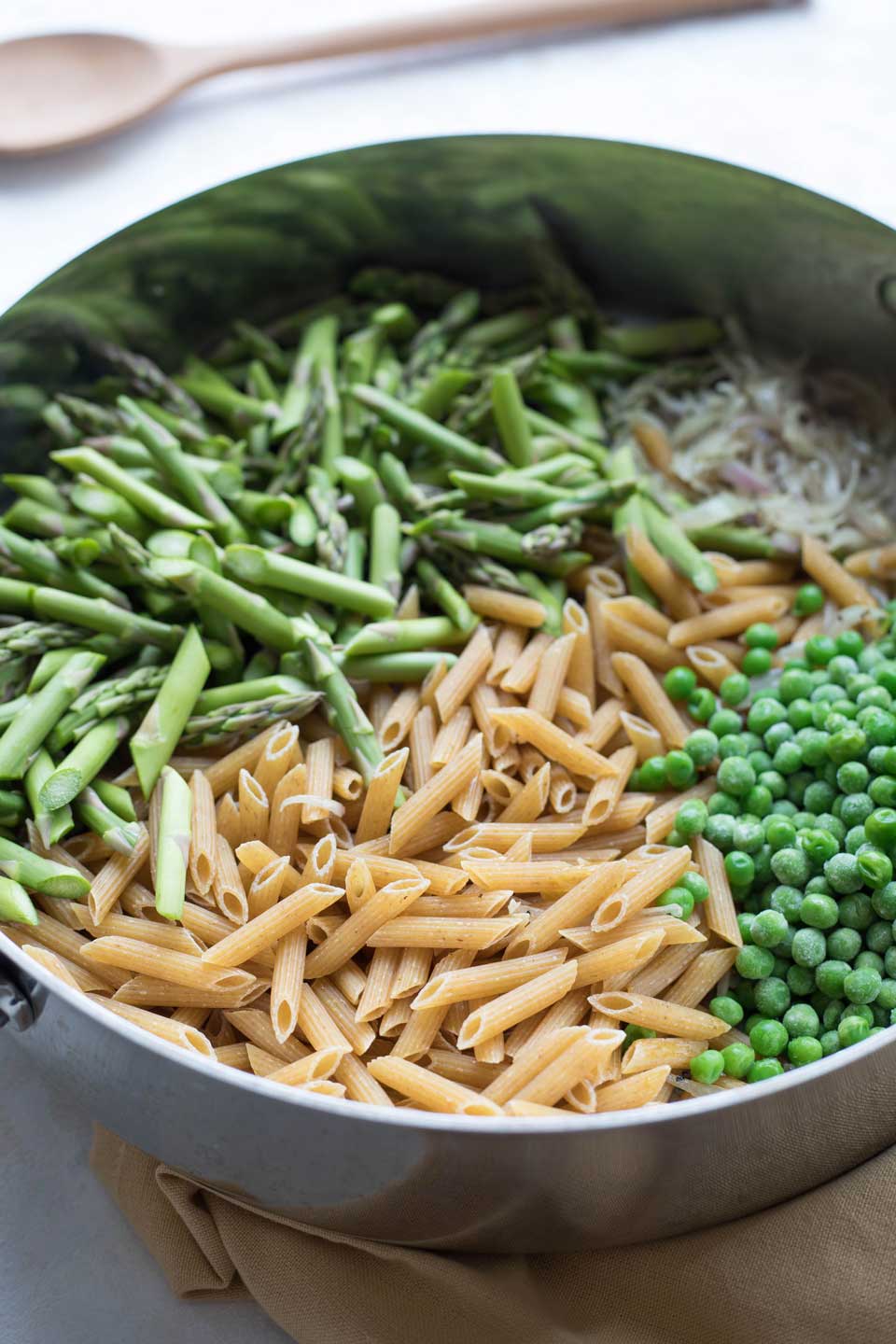 One-Pot Whole-Wheat Pasta with Asparagus, Peas and Parmesan - Two ...