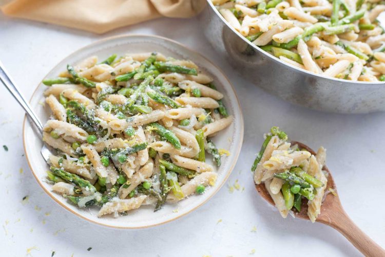 One-Pot Whole-Wheat Pasta with Asparagus, Peas and Parmesan - Two ...