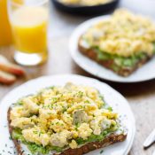 Breakfast-Avocado-Toast-with-Egg-Recipe-for-Brunch