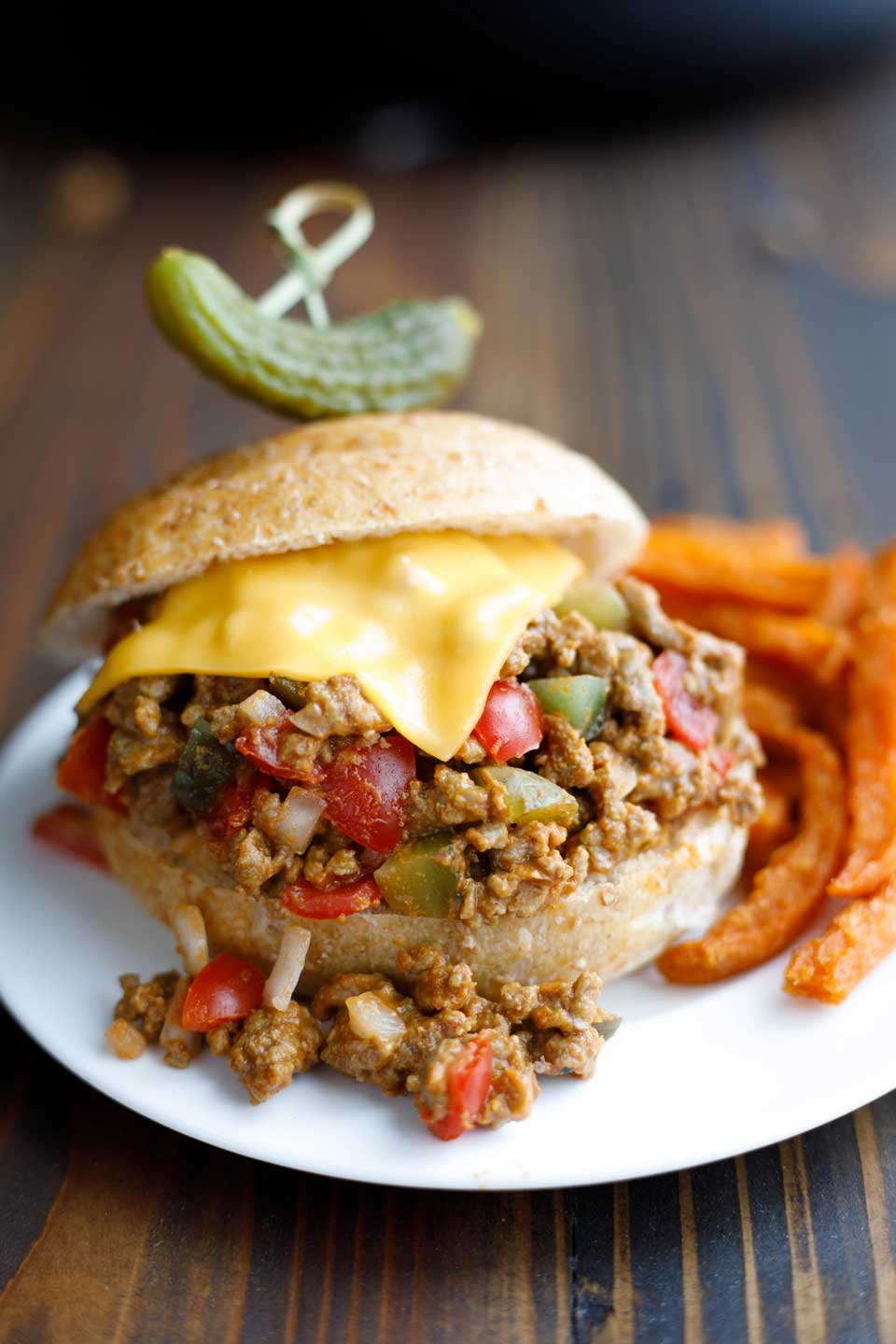 With our scrumptious, easy Cheeseburger Sloppy Joes recipe, you can have dinner on the table in 15 minutes! 