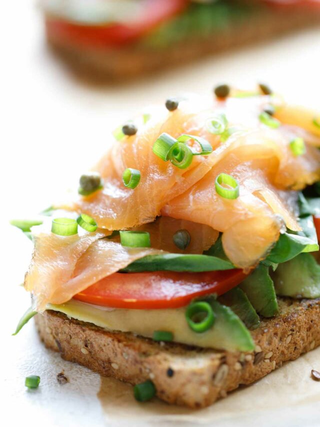 cropped-Healthy-Avocado-Toast-with-Smoked-Salmon-closeup.jpg