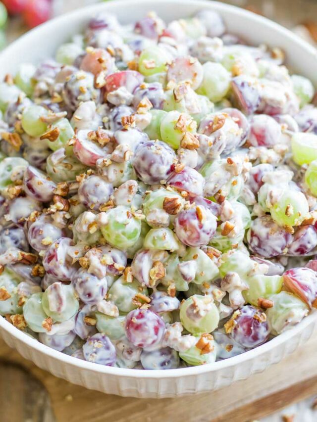 cropped-Grape-Salad-with-Cream-Cheese-Dressing-Recipe-horiz.jpg