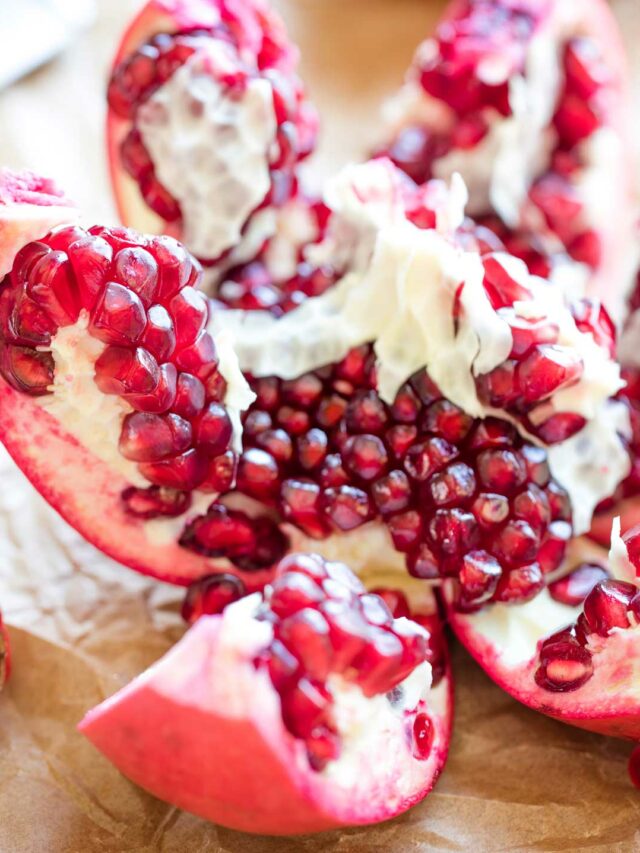 cropped-How-to-Open-a-Pomegranate-square.jpg