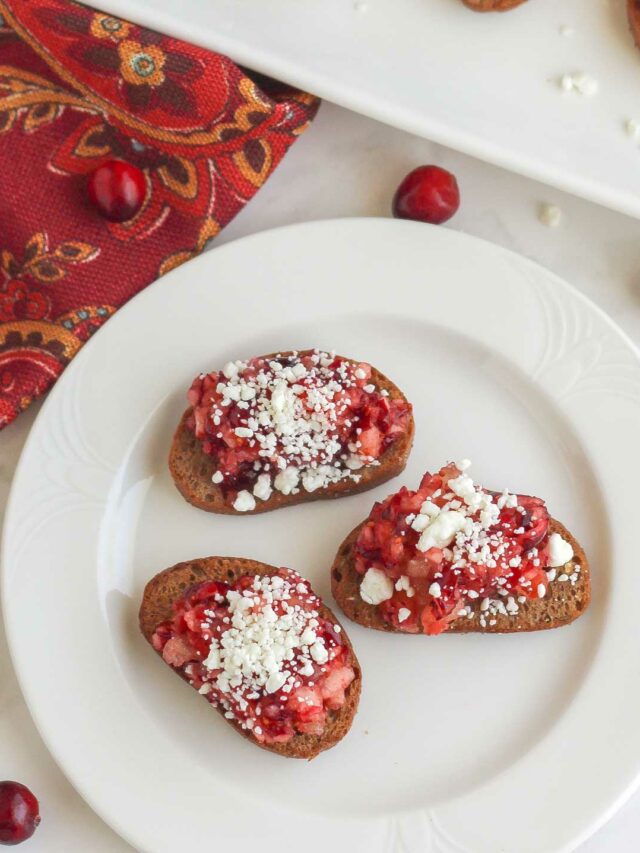 cropped-Cranberry-Dip-Crostini-with-Goat-Cheese-square.jpg