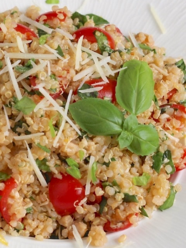 Healthy Chicken Salad with Quinoa, Tomatoes, Lemon and Basil Story