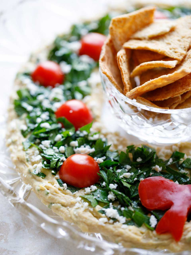 Easy Christmas Appetizer “Hummus Wreath” Story