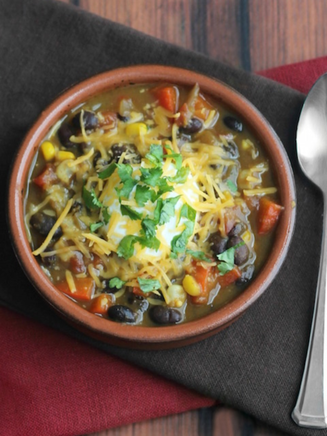 Quick Stovetop Vegetarian Chili with Red Peppers, Corn and Black Beans Story