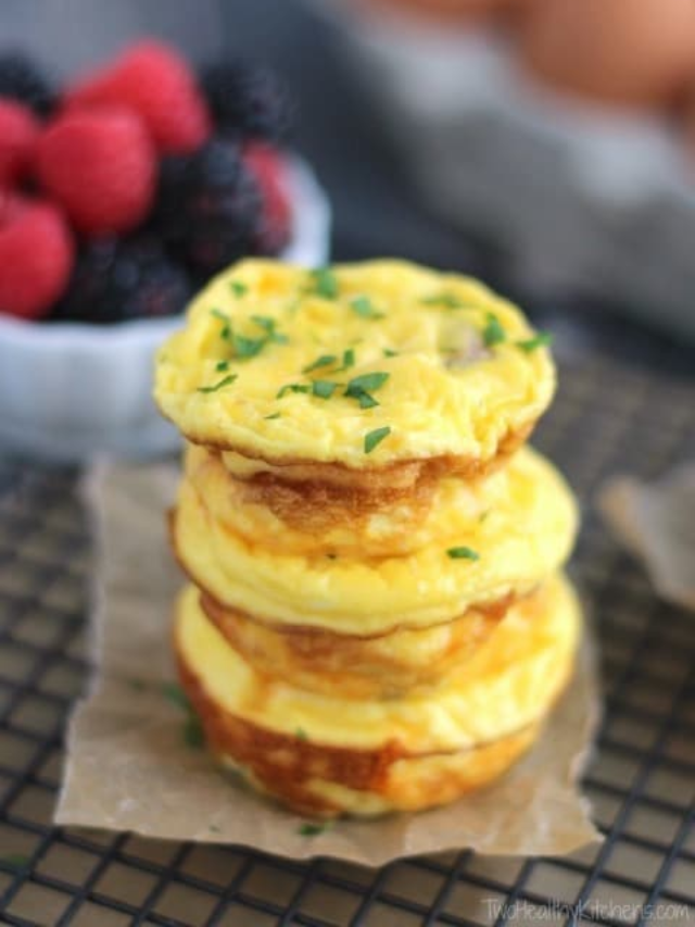 Mini Crustless Quiche Cups with Sausage and Cheese Cover image