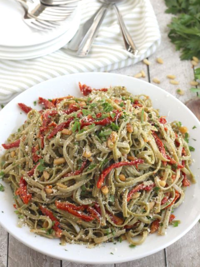 Spinach Spaghetti with Sun-Dried Tomatoes Cover image