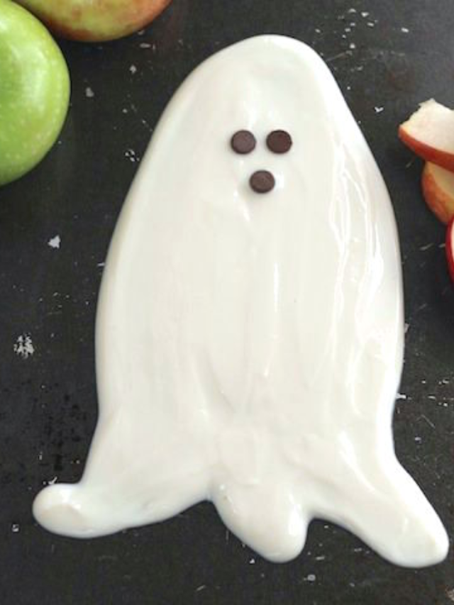 Quick Ghostly Halloween Fruit Dip Story